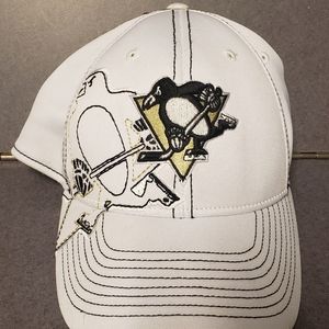 Penguins fitted hat